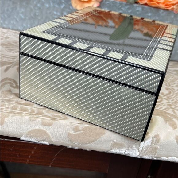 Watch storage box - Picture 4 of 5